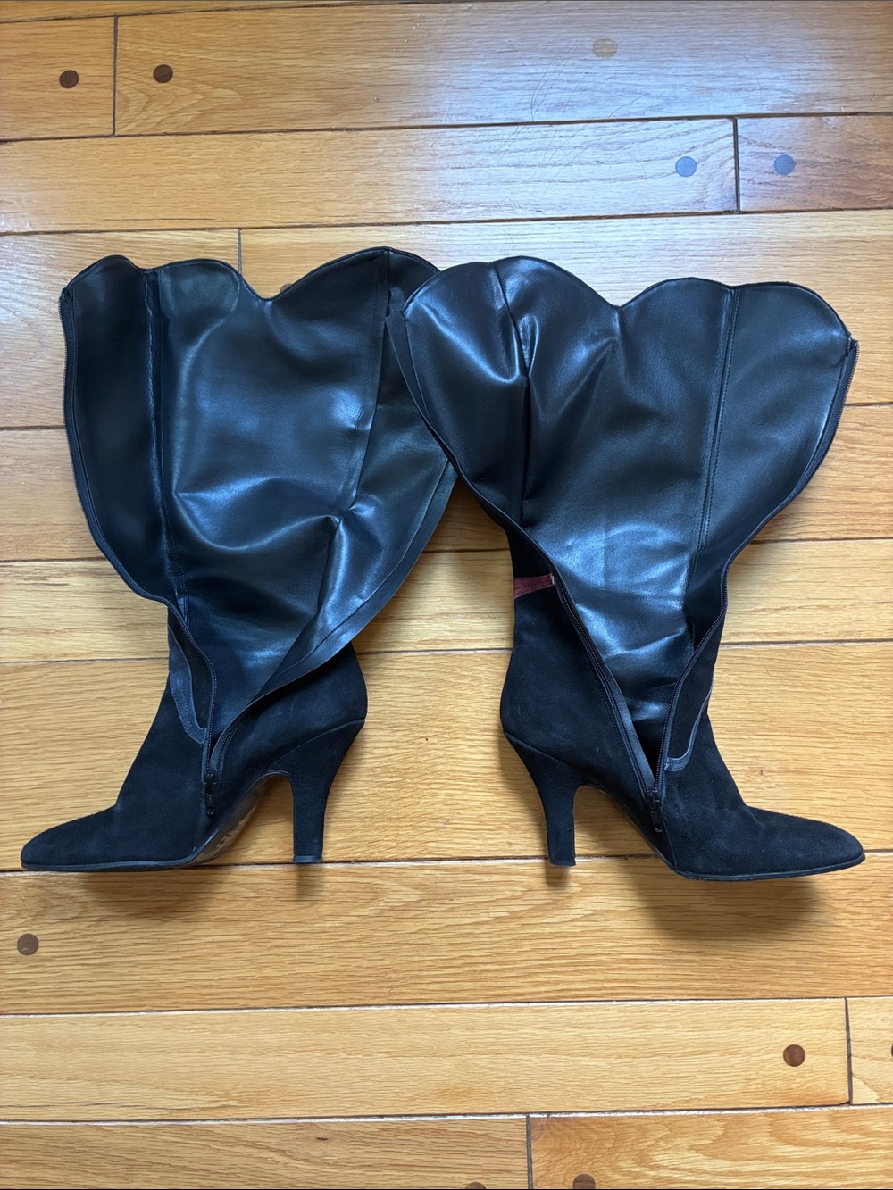 Mila Paoli Tall Black Suede Floral Heel Boots - Picture 11 of 13